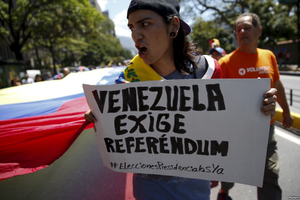  Pese a estado de excepción Venezuela exige referendum.