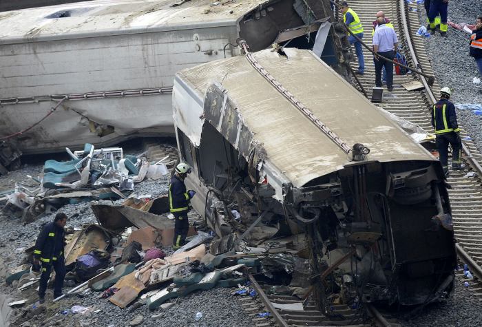  Accidente de un tren en España deja 4 muertos y varios heridos.