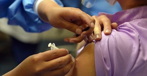  Congreso: comisión recomienda que laboratorio extranjero determine si parlamentarios fueron vacunados