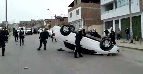  VES: Presuntos invasores atacaron vehículo durante desalojo en Lomo de Corvina