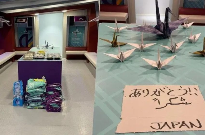 Japón ordena el camarín tras vencer a Alemania y deja grullas de origami como agradecimiento.