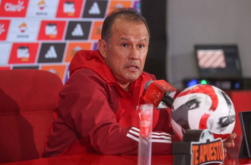  Juan Reynoso: “Trataremos de hacer un juego inteligente para ganarle a Bolivia”